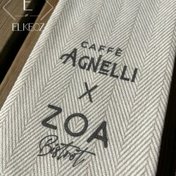 ✨ Serviette personnalisée du jour ✨

Vous avez deux établissements ? Pas de souci ! Personnalisez une seule serviette avec vos deux logos pour une identité harmonieuse et cohérente. 

🎨 Collection : Tirolo Taupe
📐 Format : 40x40 cm Pliage 1/8
🖋️ Personnalisation : logo en noir

Que pensez-vous de ce modèle ? 😊