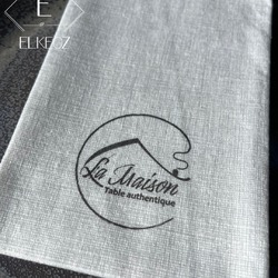 ✨ Serviette personnalisée du jour ✨

🎨 Collection : Easy Gris Clair
📐 Format : 40x40 cm Pliage 1/8
🖋️ Personnalisation : logo en noir

Que pensez-vous de ce modèle ? 😊